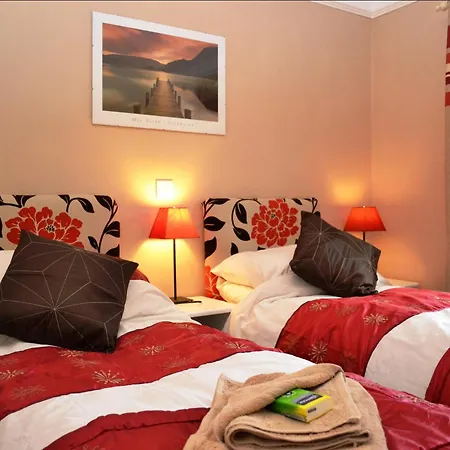 Riverbank Holiday home *