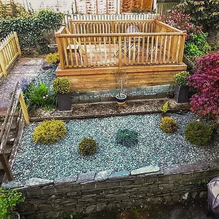 Riverbank Holiday home