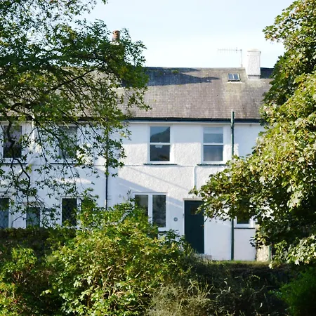 Riverbank Holiday home